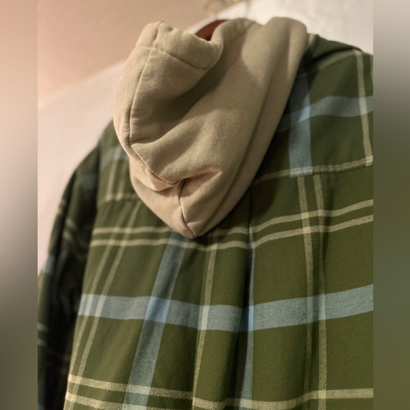 AE Hooded Flannel Button Up - Picture 3 of 8